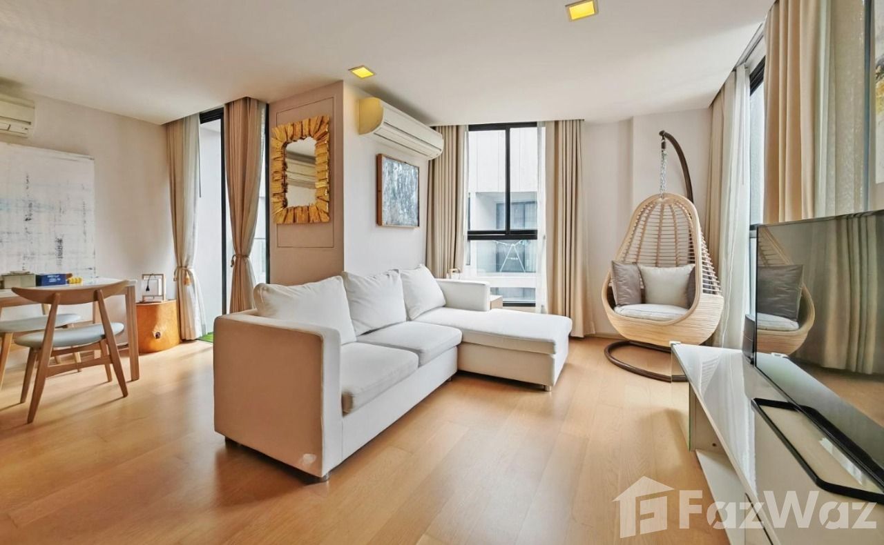 Amazing Location 3 bed Corner Unit with Unobstructed Views 1941855