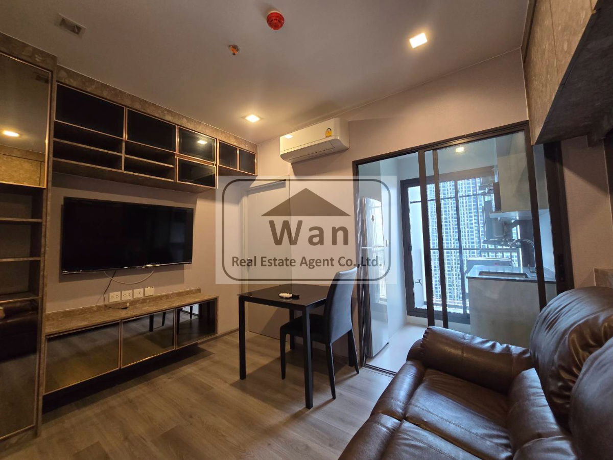 Politan aqua riverside con do for rent