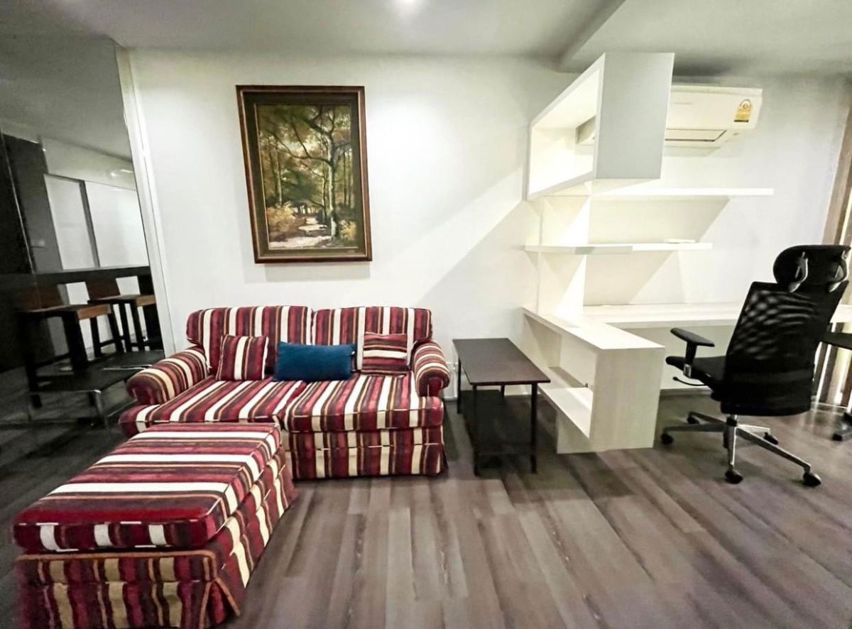 Sari By                   Sansiri