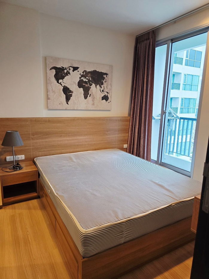 Rhythm Sathorn  Full Furnitured and electrical