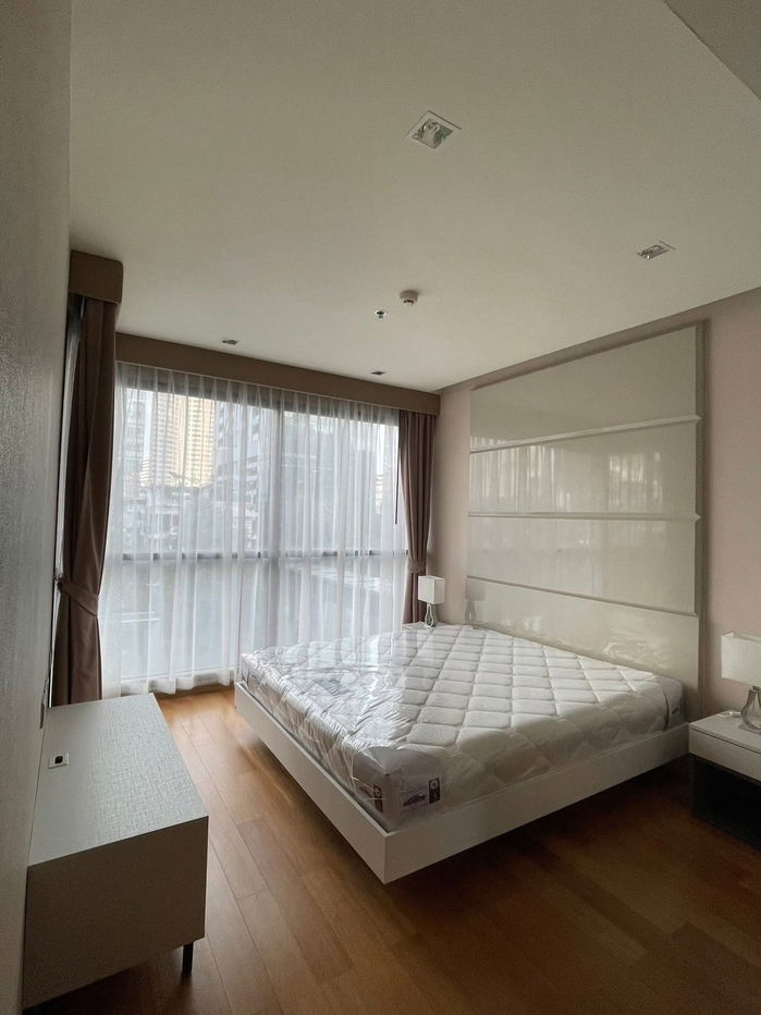 ST228 Luxury Condo for Rent in the Heart of Sathorn – The Address Sathorn (Soi Sathorn 12)