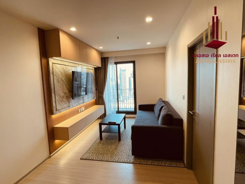 ✨ For Rent: Life Asoke Hype Rama 9 Condo ✨    💰 Only 42,000 THB/month