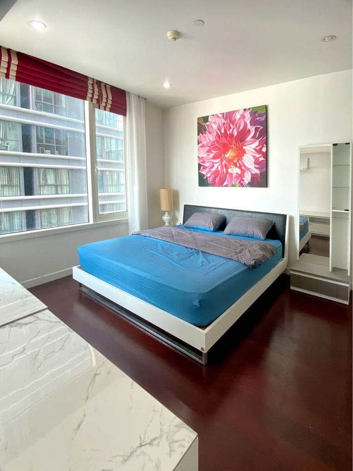 P-41573 Condo for rent Manhattan Chidlom fully furnished (Confirm again when visit).