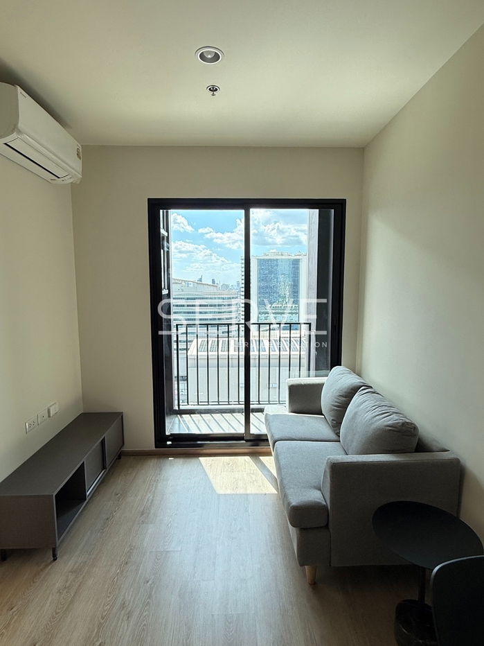 1 Bed  Nice Room  Fully furnished New Condo Good Location Close to MRT Phra Ram 9  220 m @ NUE District R9