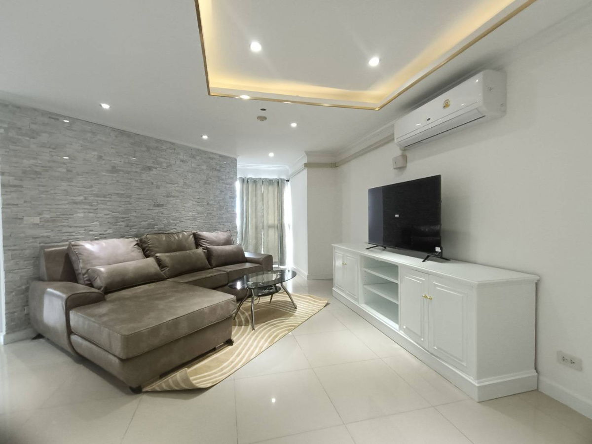 Wittayu Complex. 2bed 90sqm. Newly Renovated! Line id: @pfagent