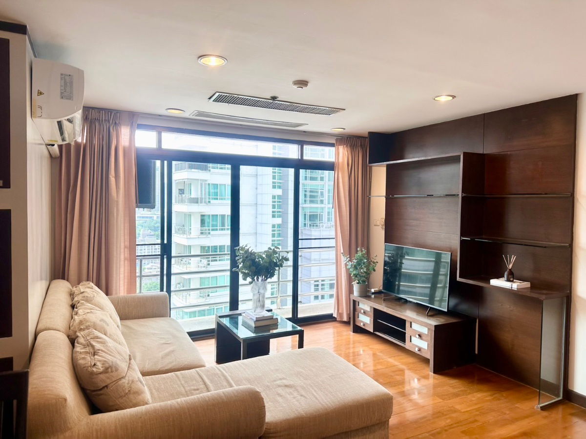 Royal place 2 ခန်းကျယ် 1ခန်း ငှားရန်ရှိသည်။