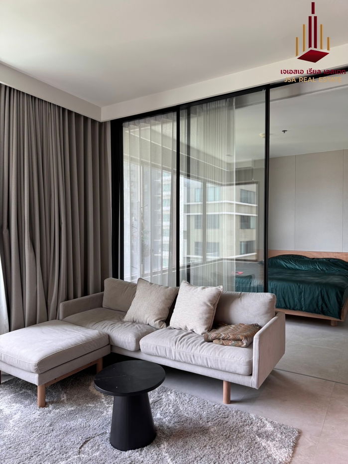 ✨ For Rent: The Emporio Place Condo ✨  💰 Only 38,000 THB/month