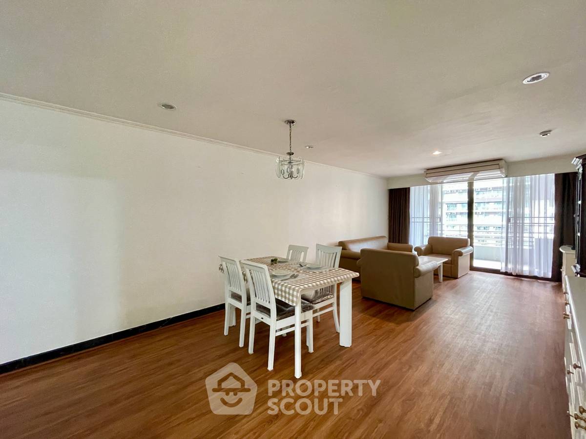 2-BR Condo at Acadamia Grand Tower near BTS Phrom Phong (ID 2069681)