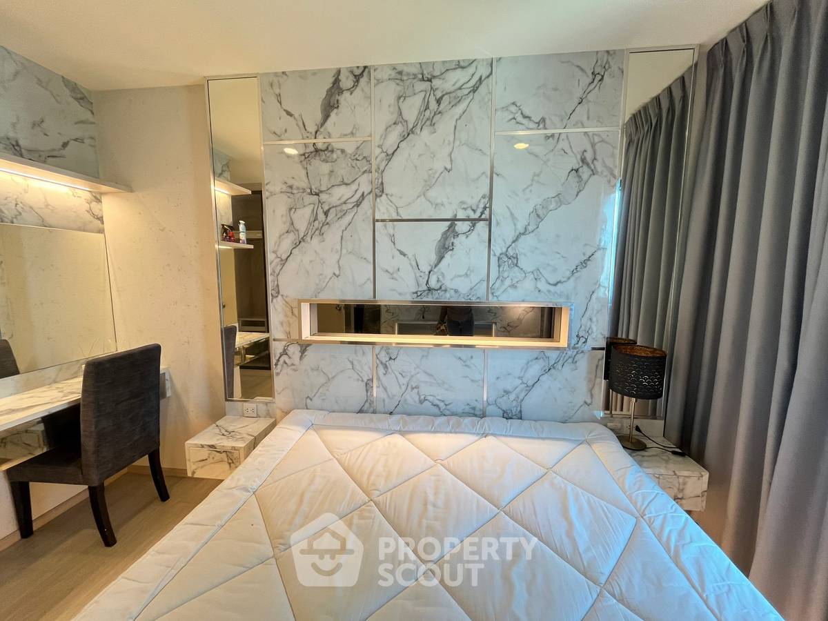 2-BR Condo at Life Asoke near ARL Makkasan (ID 2070119)