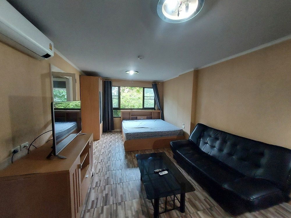 Owner post Room for Rent Lumpini place Sathorn Suanplu soi8