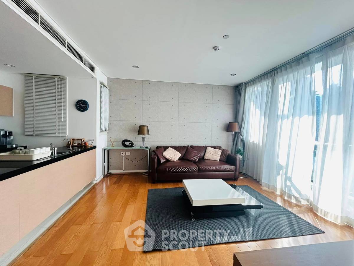 3-BR Condo at Wind Sukhumvit 23 near BTS Asok (ID 2075957)
