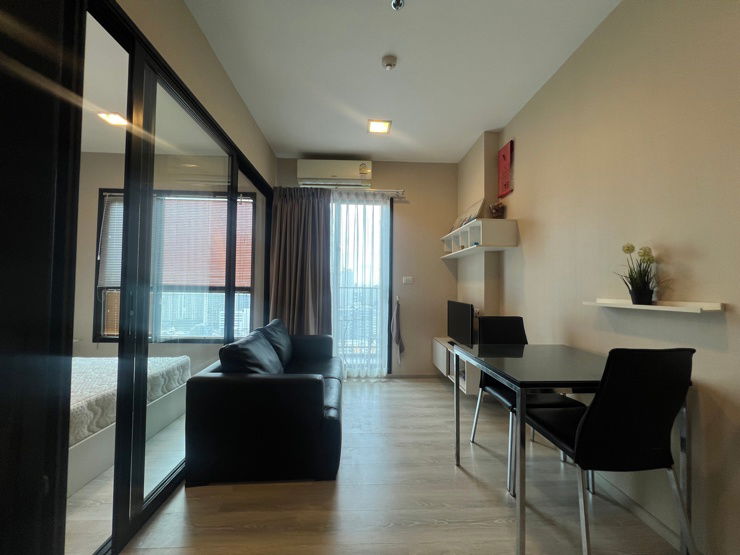 Urgent For Rent Condo lette Midst Rama9 MRT Rama9 Ready To move in