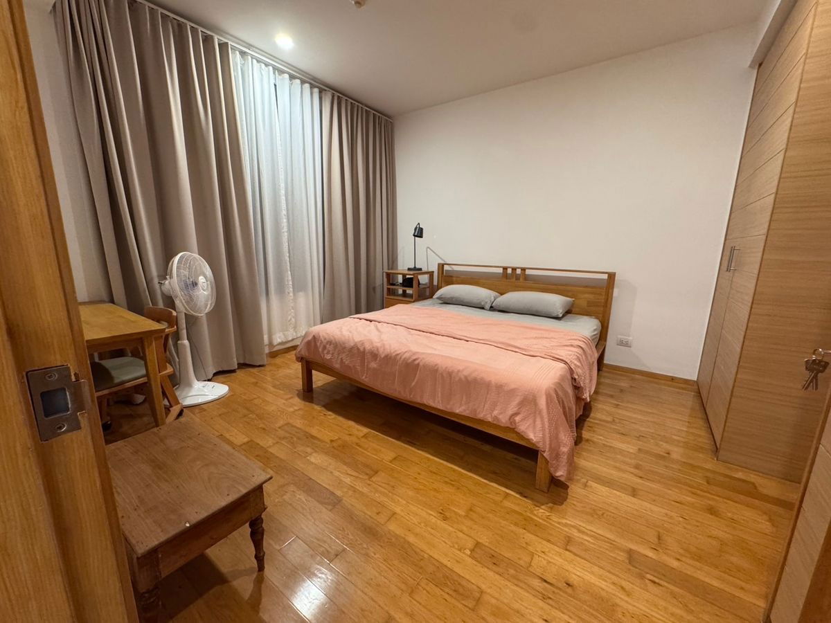 Code: KJ8931  for rent The Empire Place // Line ID: @kjcondo (with @) //