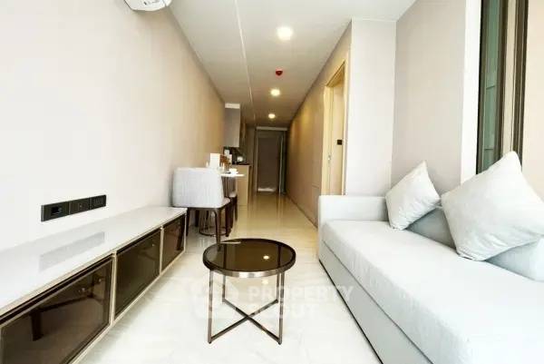1-BR Condo at Walden Asoke near MRT Sukhumvit (ID 2317336)