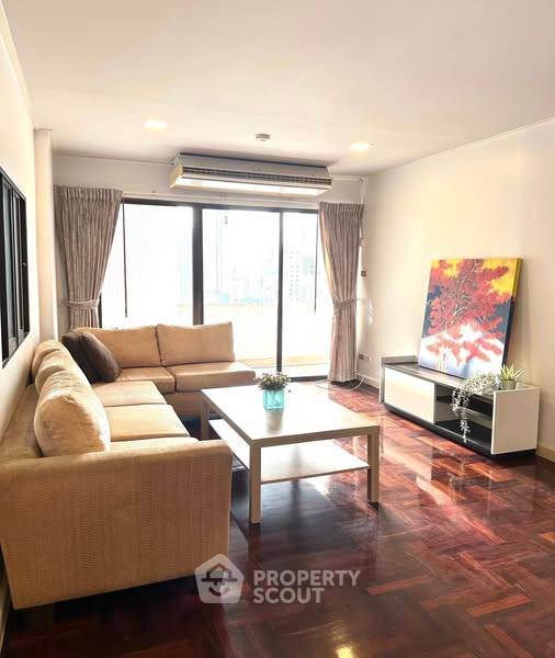 3-BR Condo at Richmond Palace Condominium near BTS Phrom Phong (ID 2324795)