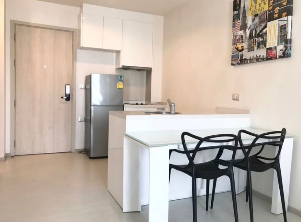 TA3479📲LineID @556ryccg🚆45 sqm 1 Bedroom Floor22 Rhythm Sukhumvit42 Fully furnished near BTS Ekkamai (200m), Gateway Ekamai