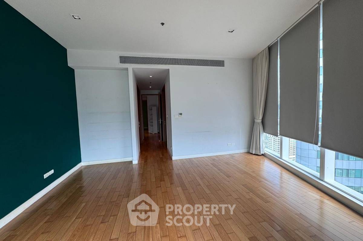 3-BR Condo at Millennium Residence @ Sukhumvit Condominium near BTS Asok (ID 2106463)