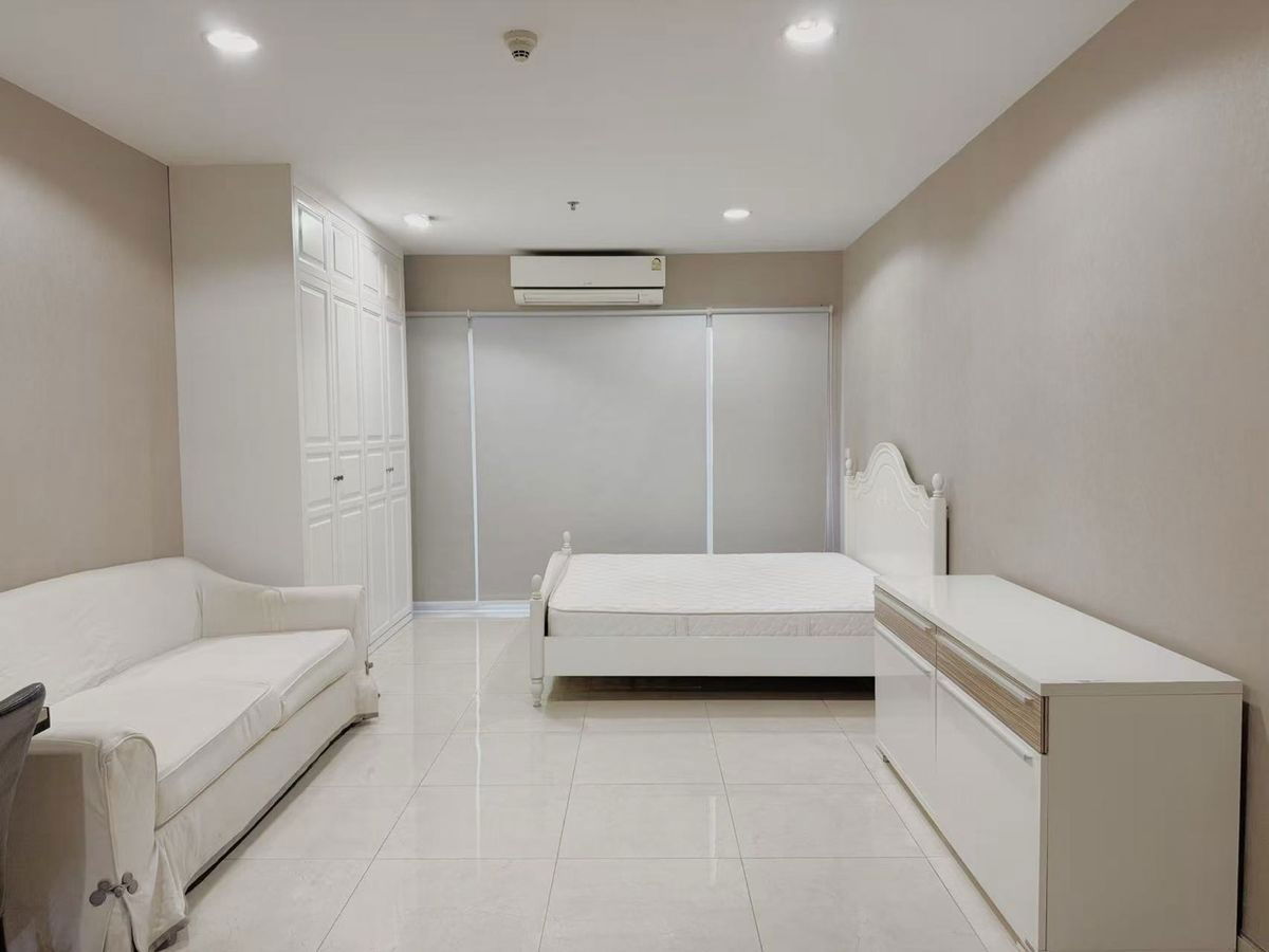 Code: KJ8944  for rent The Platinum // Line ID: @kjcondo (with @) //