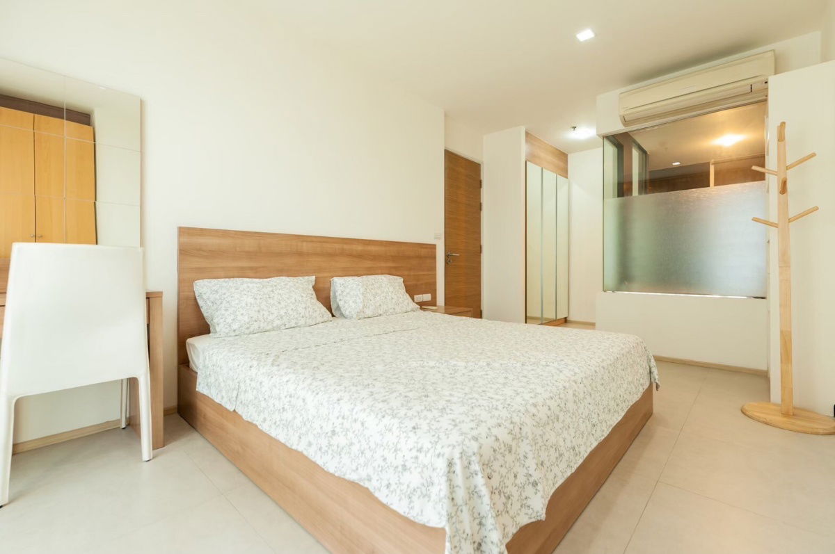 P-119925 Condo for rent Rhythm Sukhumvit 50 fully furnished (Confirm again when visit).