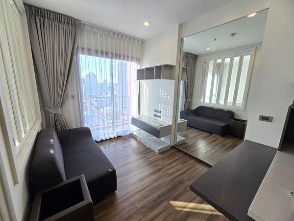 🔔Available for rent now🔔 Nice unit with new TV and new washing machine at Wyne by Sansiri