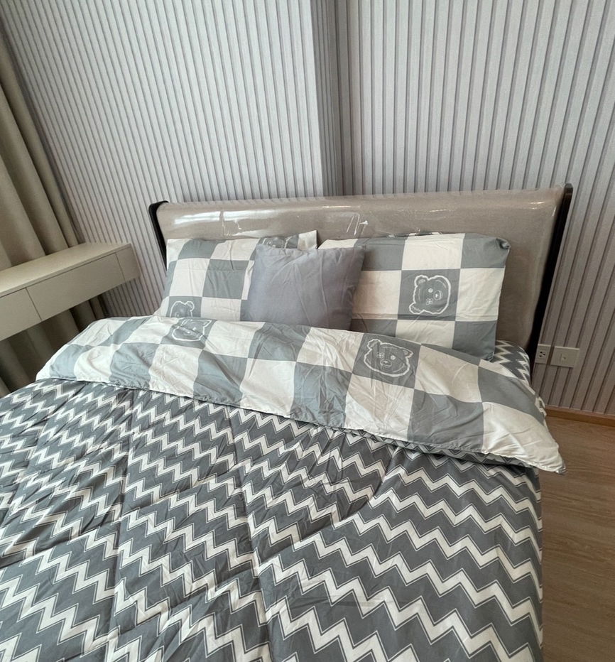 P-114653 Condo for rent Noble Revolve Ratchada 2 fully furnished (Confirm again when visit).