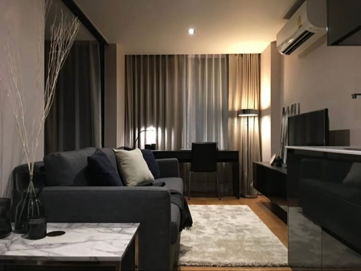 Ready to move in!! For rent Altitude Samyan Silom ( fully furnished, close to Mrt Samyan )