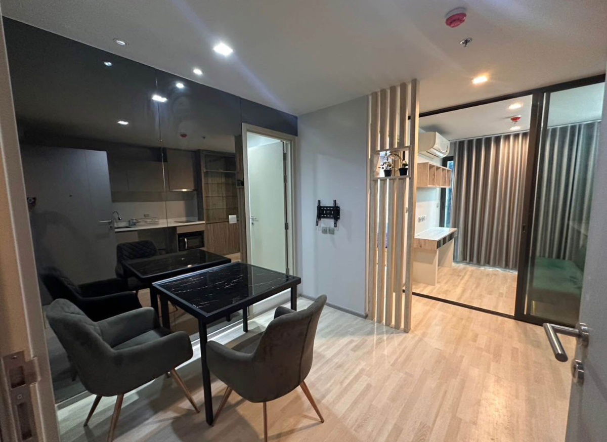 Life                           Ladprao