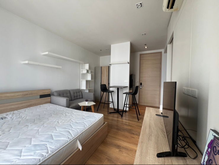 Urgent For Rent Condo Park 24 BTS Phrom Phong Ready to move in