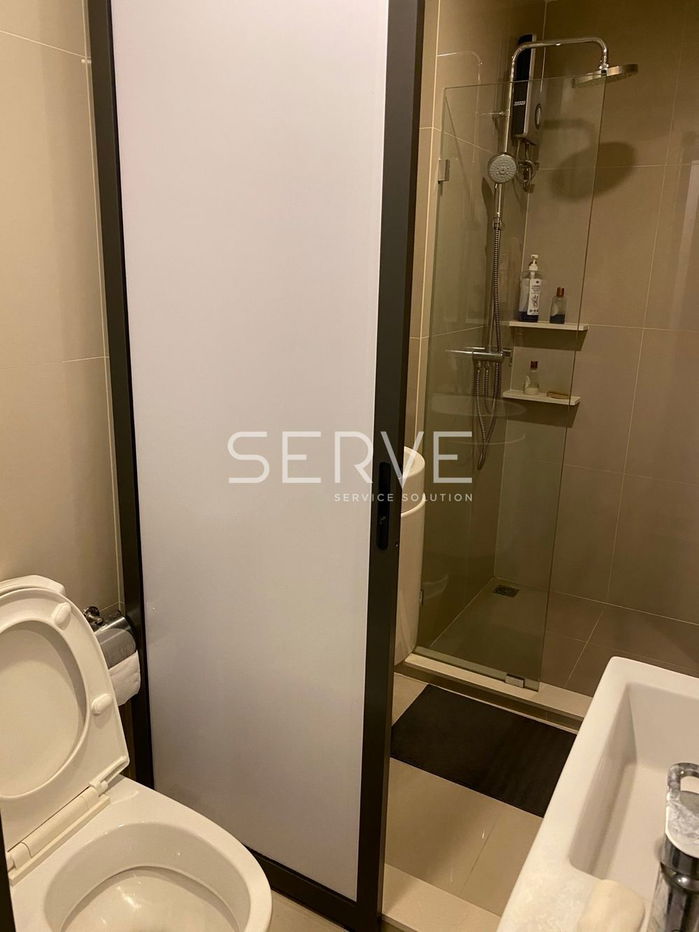 2 床 1 浴室 漂亮的房间 位置优越 MRT Phra Ram 9 300 m.