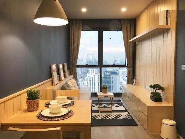 ✨ Ashton Asoke is close to both BTS Asoke / MRT Sukhumvit, and Terminal 21 is a few minutes' walk away. 🏙️ MD-95589
