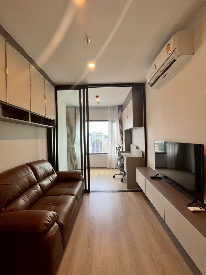 Life Rama4-Asoke For Rent 1 Bed 1 Bath only 25,000 Baht new unit        Line : @apopplace