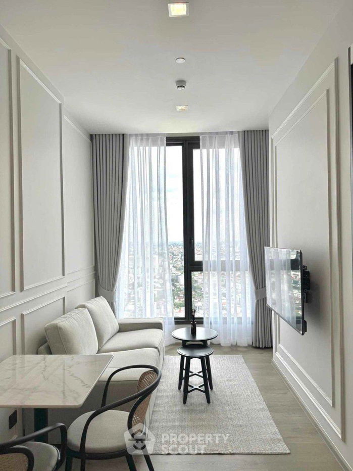 1-BR Condo at The Crest Park Residences near MRT Phahon Yothin (ID 1845045)