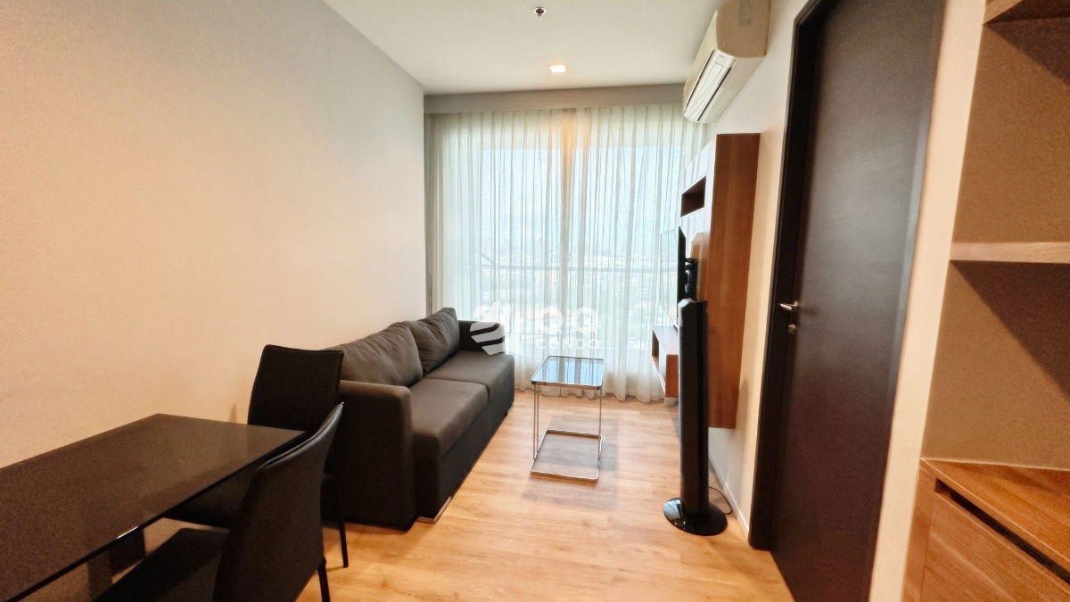 For rent Rhythm Sathorn , 1 Bed, size 35 Sq.m. Fully furnised Near BTS