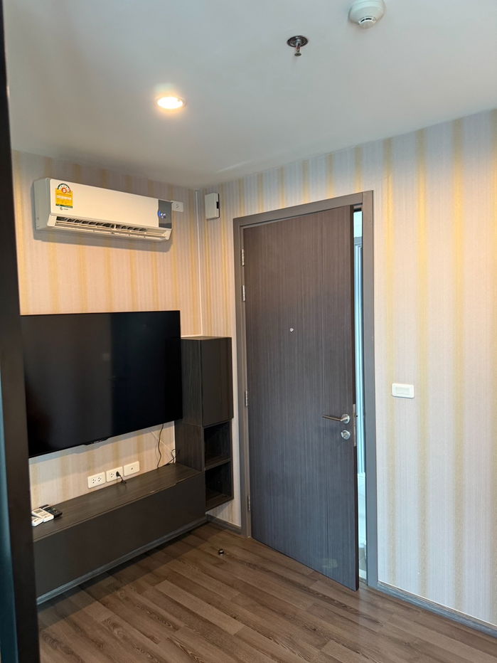 The Base Park East condo Sukhumvit  77 for rent with full furnished and nice decorations just by bts On-Nut  with the best view