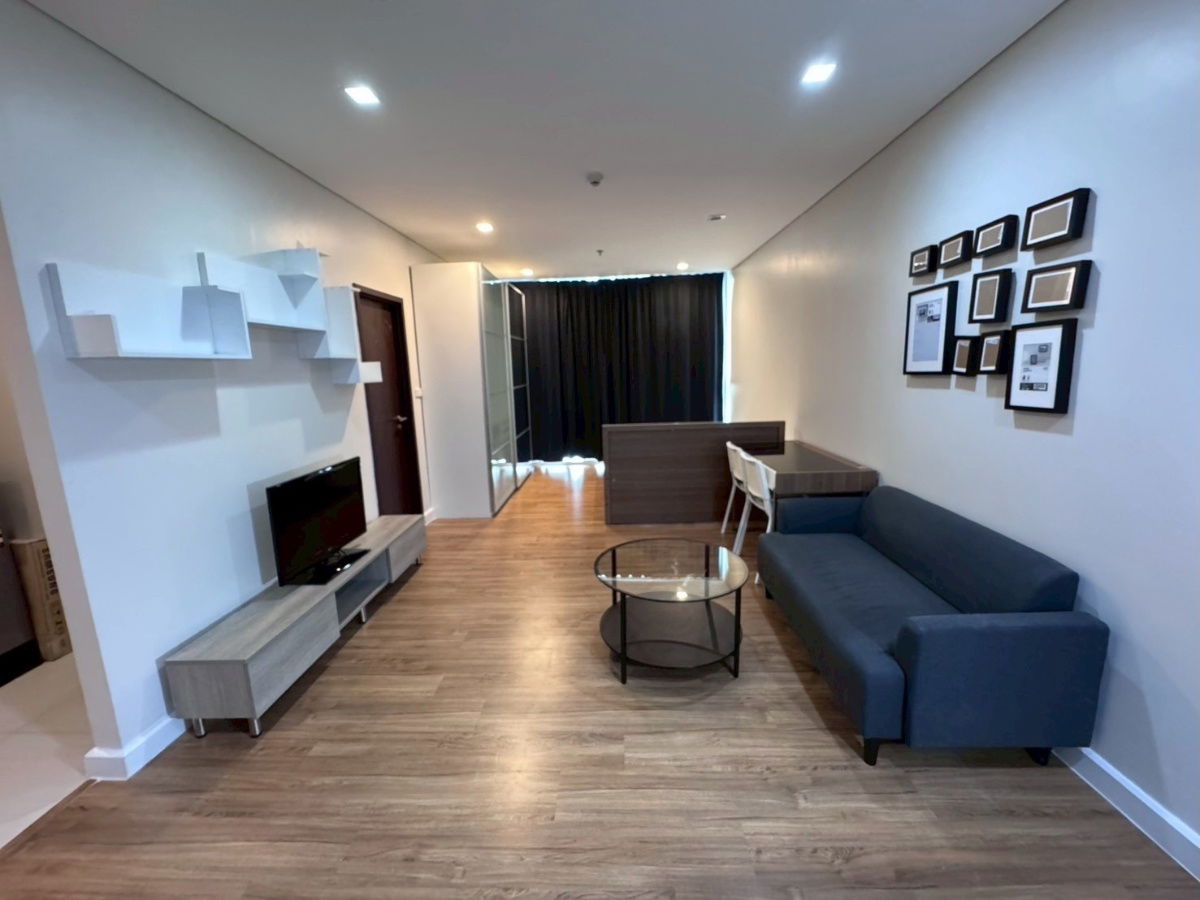 Le Luk Condo, 39 sqm 9th floor fully furnished with new air con etc. next to BTS Phra Khanong