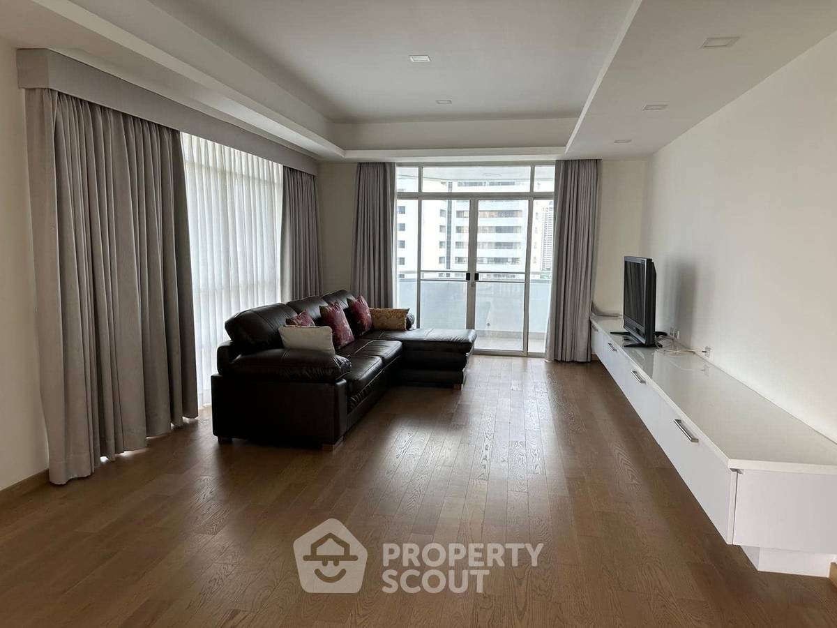3-BR Condo at La Cascade Condominium near BTS Ekkamai (ID 1587096)