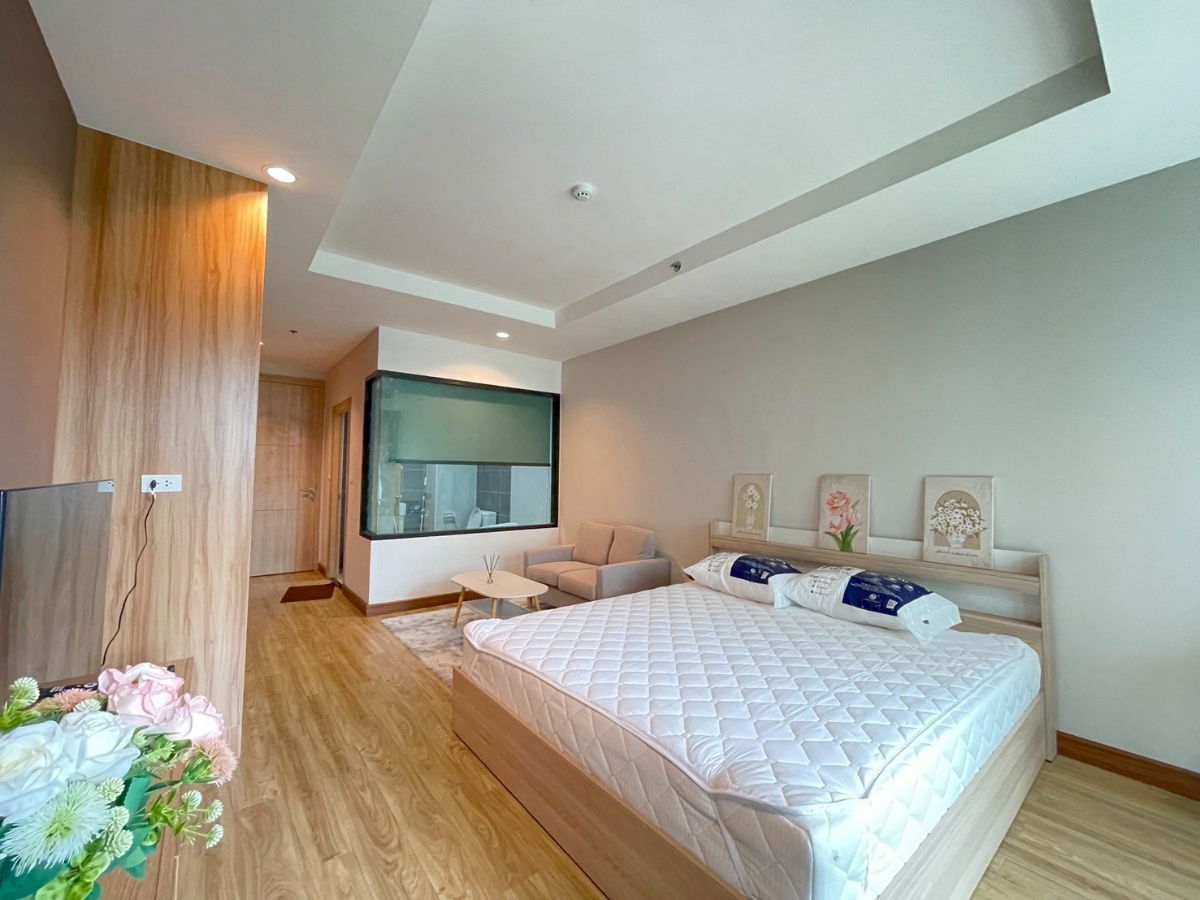 Condo for rent Ladda Plus, nice view, city center, convenient transportation, fully furnished, ready to move in