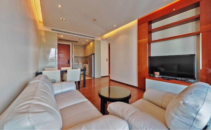 The Address Sukhumvit 28 for rent. 2 bed 2 baht 70 Sqm Fully furnished Renovated. BTS Prompong