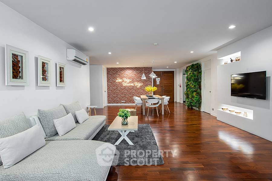 4-BR Condo at Benviar Tonson Residence near BTS Ratchadamri (ID 513601)