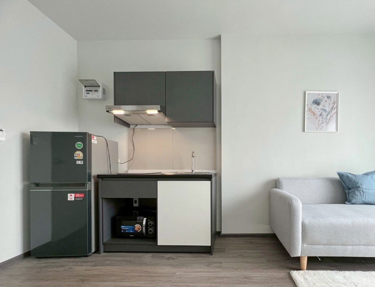 📌 Urgent‼️ For Rent Rich Point@BTS Wutthakat 🚆 Condonext to BTS , close to Sathorn & Silom 🏙 Stylish room Fully functional Move-in Ready!