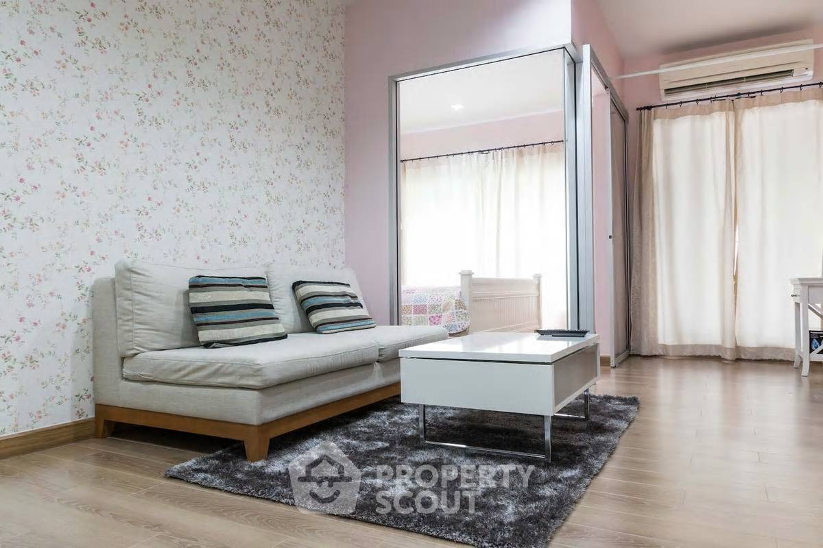 1-BR Condo at The Seed Musee Sukhumvit 26 near BTS Phrom Phong (ID 883642)