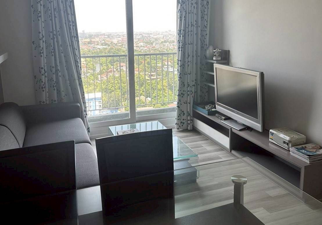 The key Wutthakat Condo in Thonburi area, near BTS Wutthakat 140 m.