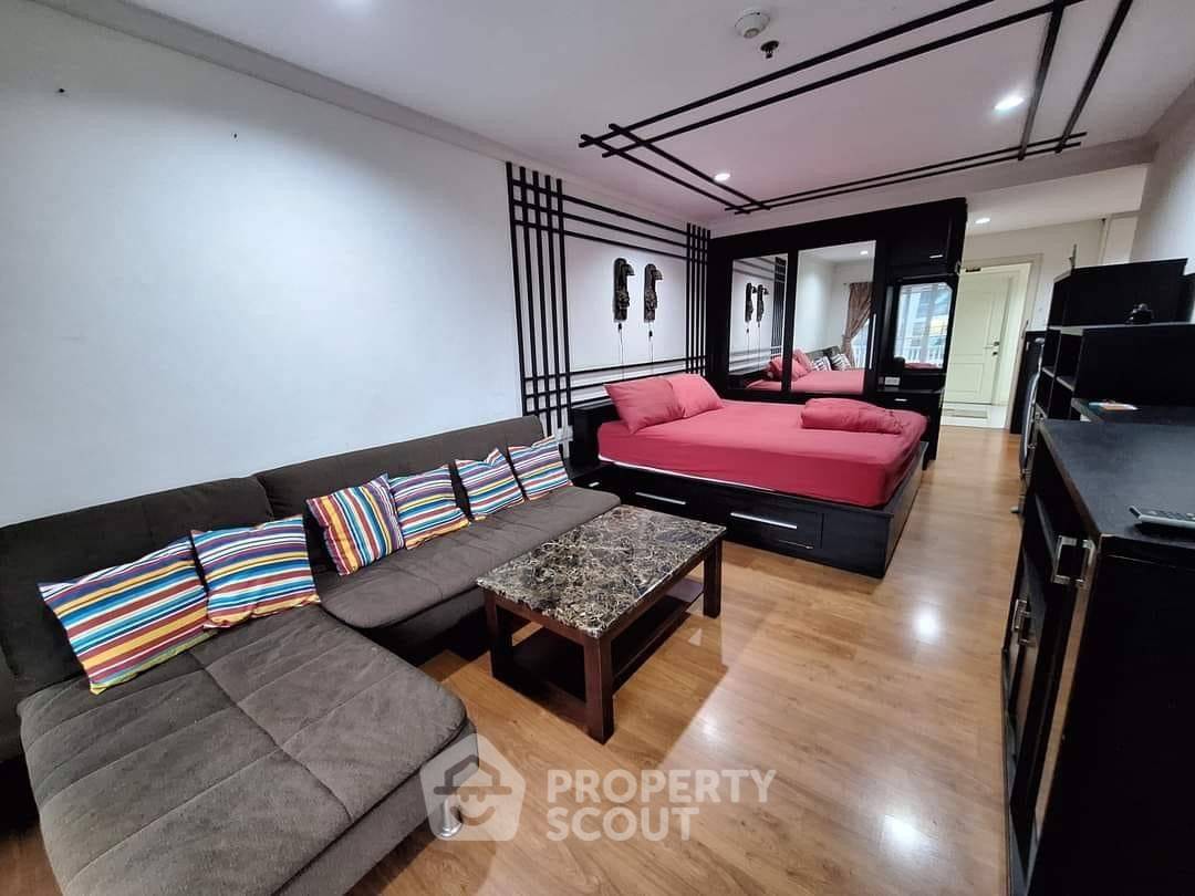 1-BR Condo at Grand Park View Asoke near MRT Sukhumvit (ID 1823548)
