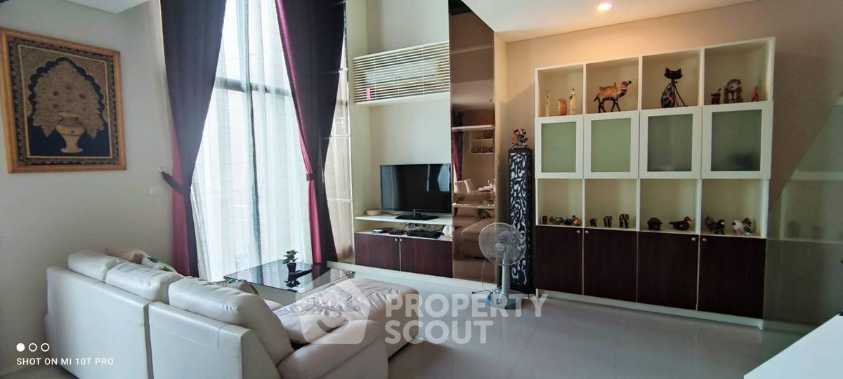 1-BR Condo at Villa Asoke near MRT Phetchaburi (ID 530903)