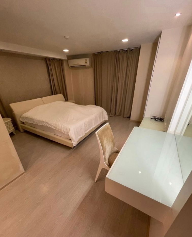 House for rent, Plad Sompop, 2 bedrooms, beautiful, fully furnished, near BTS Wongwian Yai. Interested, add Line @841qqlnr