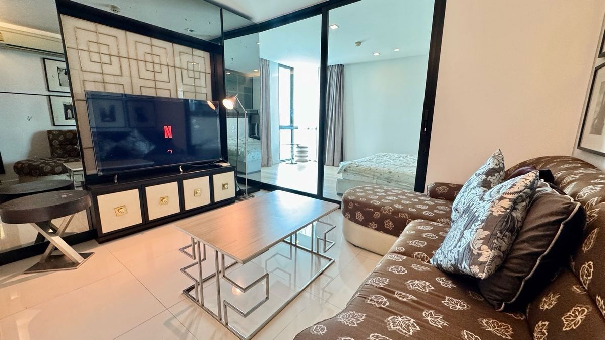 Socio Ruamrudee    5th Floor  37.6 sq.m.