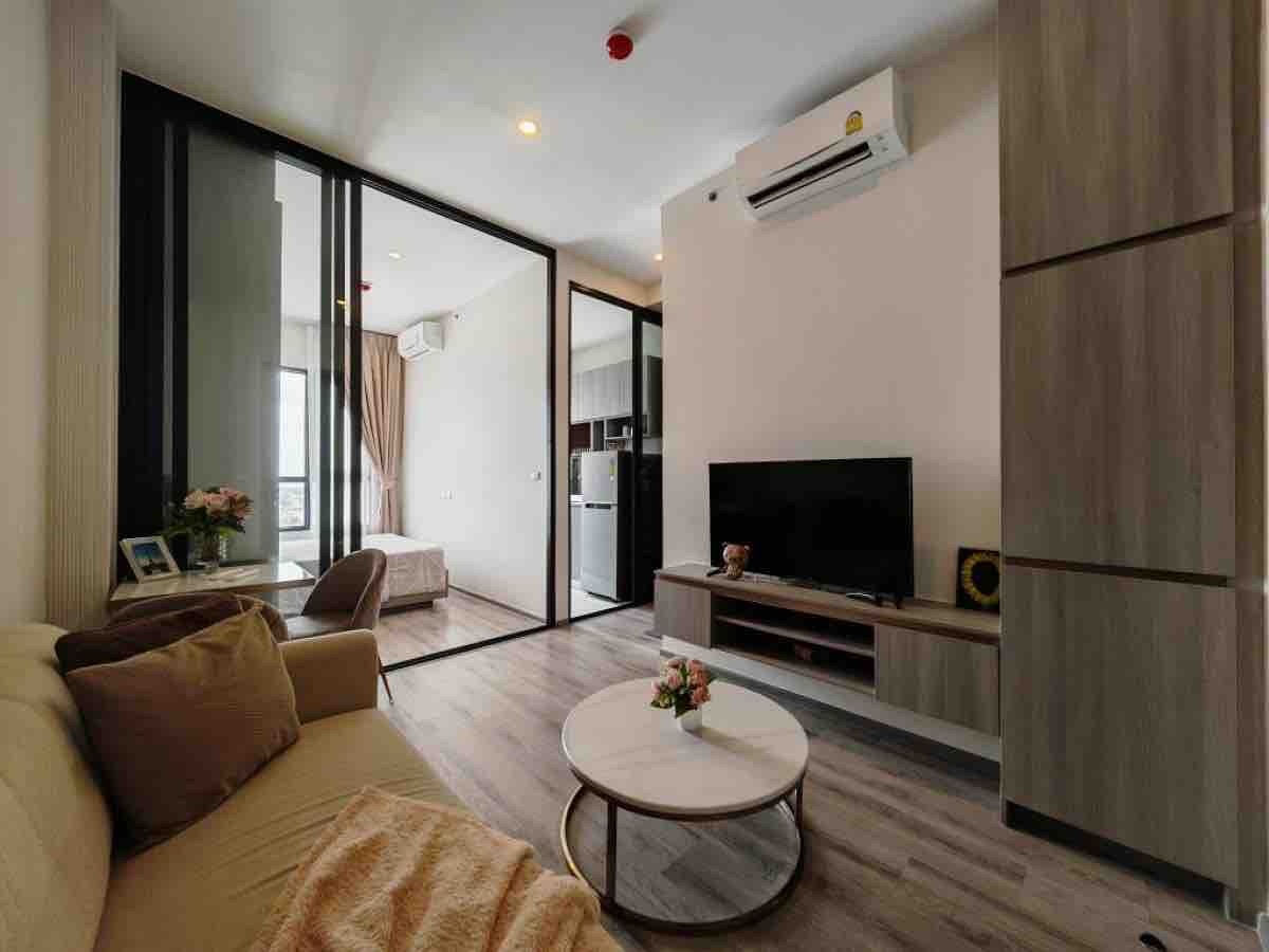 Room for rent origin khnightsbridge prime onnut 28m2 fully furnished high and quality. Fantastic view to japaya river and city skyline, city view.