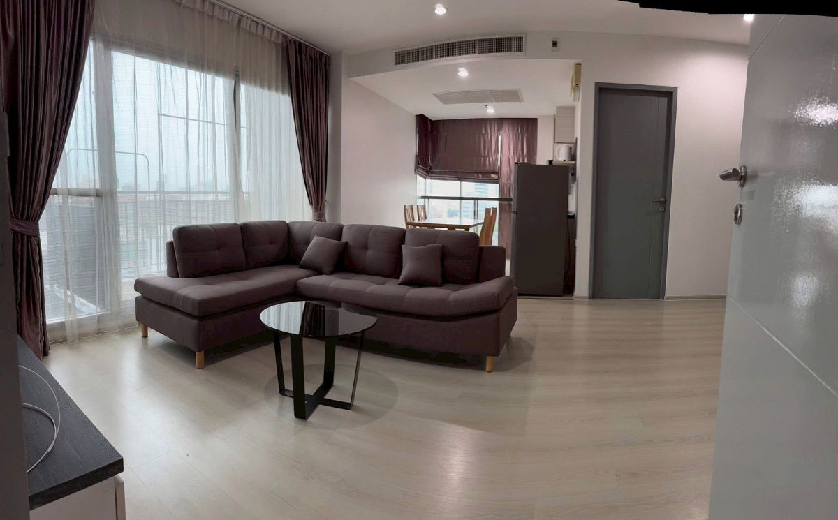 Life                     Ratchadapisek