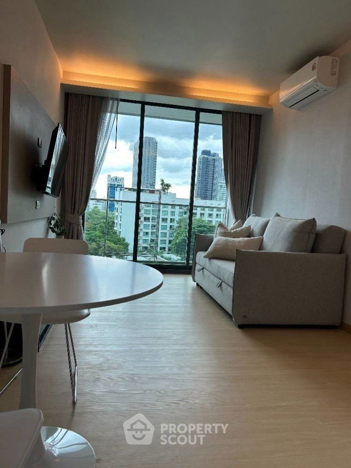 1-BR Condo at Via 49 near BTS Phrom Phong (ID 2339095)