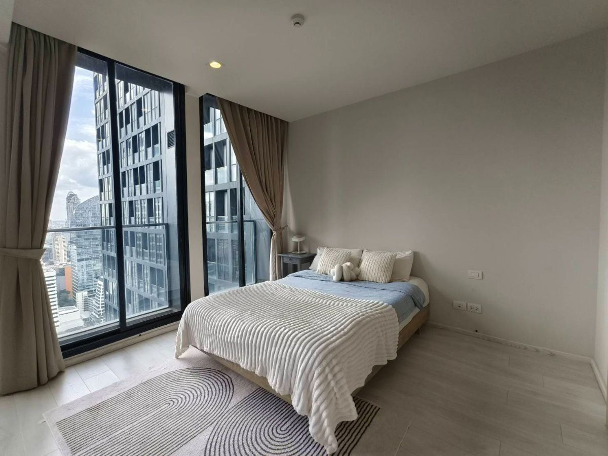 Condo for rent :    Noble Ploenchit (( BTS Skywalk to BTS Ploenchit )) MK-02 line @livingbk